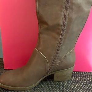 Women’s tall wide boots